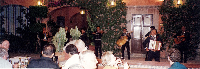 Dinner and Folklorio