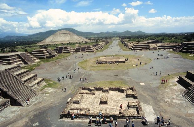 Plaza of the Moon